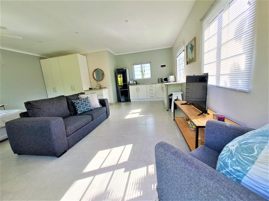 1 Bedroom Property for Sale in Farningham Ridge KwaZulu-Natal