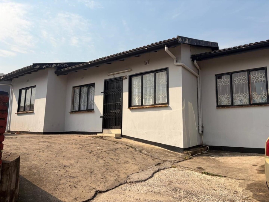 9 Bedroom Property for Sale in Brindhaven KwaZulu-Natal