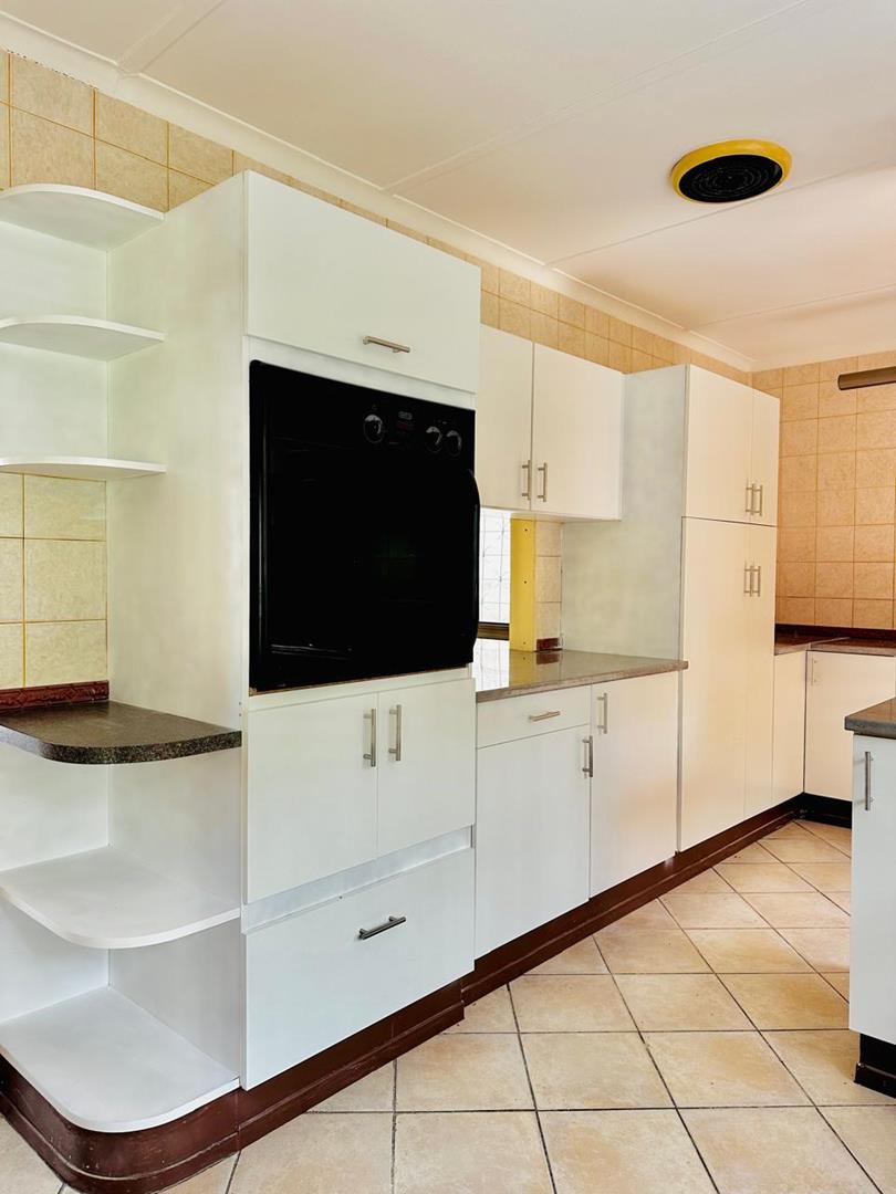 4 Bedroom Property for Sale in Panorama KwaZulu-Natal