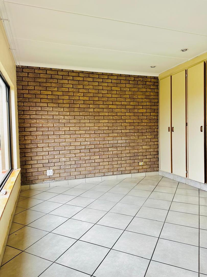 4 Bedroom Property for Sale in Panorama KwaZulu-Natal
