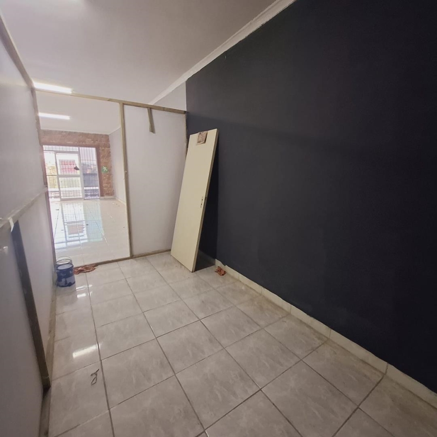 To Let 0 Bedroom Property for Rent in Westcliff KwaZulu-Natal