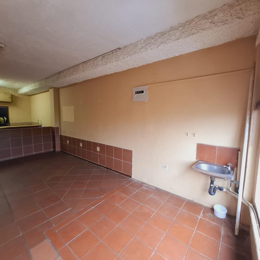 To Let Commercial Property for Rent in Malvern KwaZulu-Natal