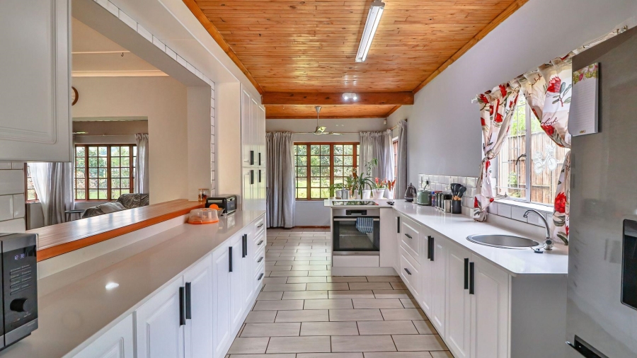 4 Bedroom Property for Sale in Greendale KwaZulu-Natal