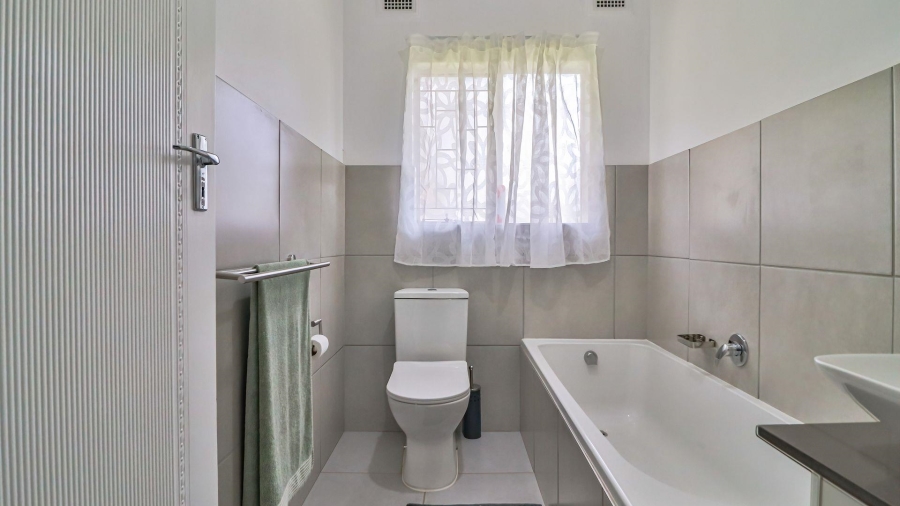 4 Bedroom Property for Sale in Greendale KwaZulu-Natal