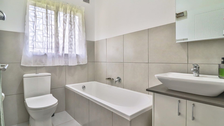 4 Bedroom Property for Sale in Greendale KwaZulu-Natal