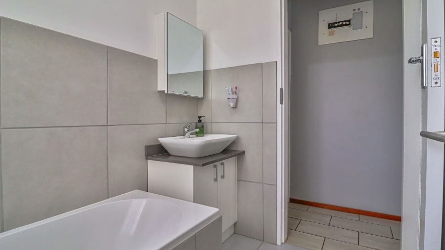 4 Bedroom Property for Sale in Greendale KwaZulu-Natal