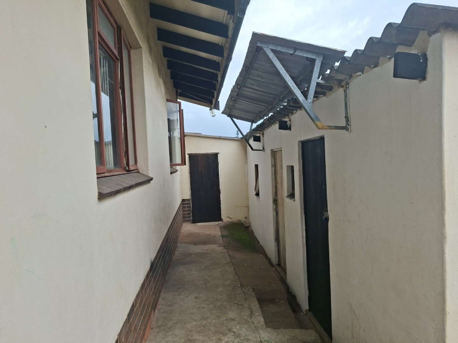 6 Bedroom Property for Sale in Clare Hills KwaZulu-Natal