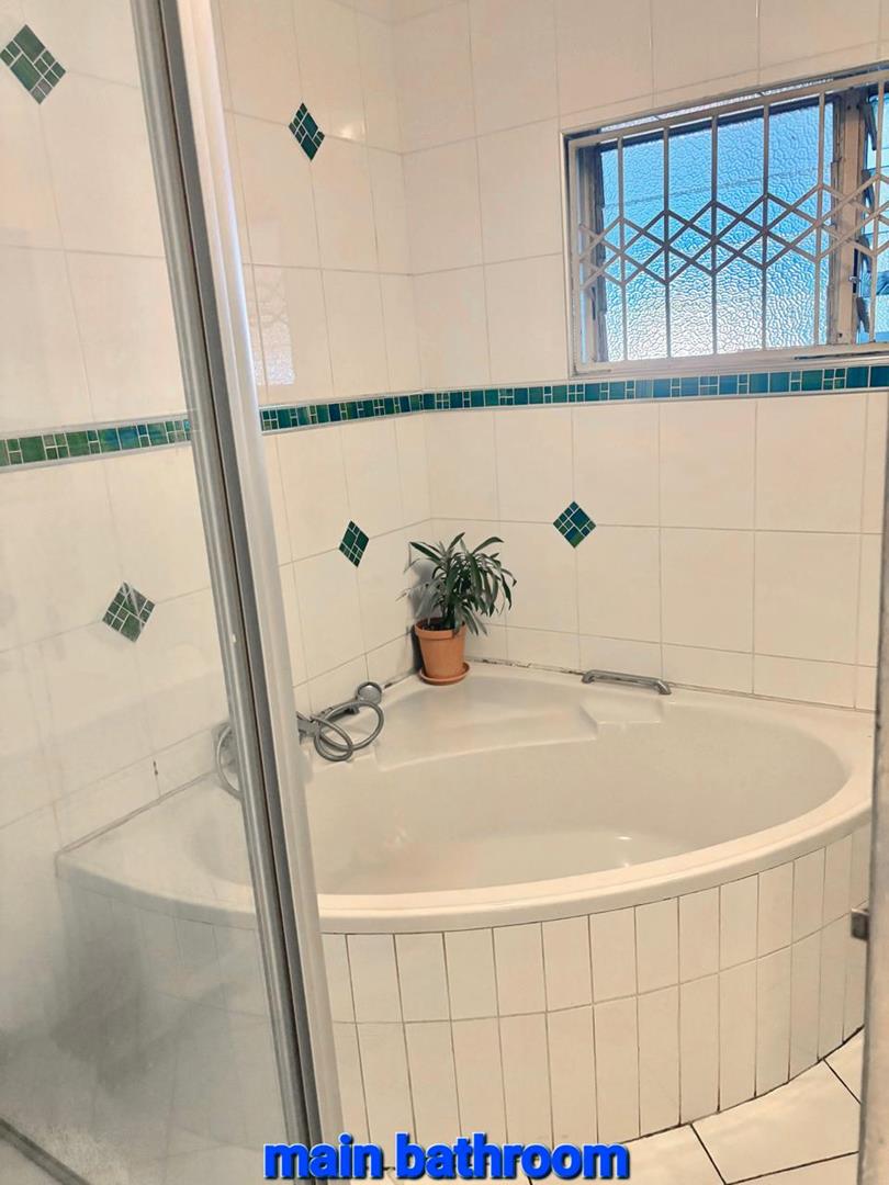 3 Bedroom Property for Sale in Glen Hills KwaZulu-Natal