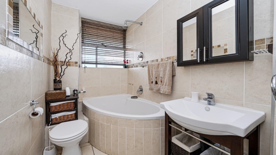 2 Bedroom Property for Sale in Amanzimtoti KwaZulu-Natal