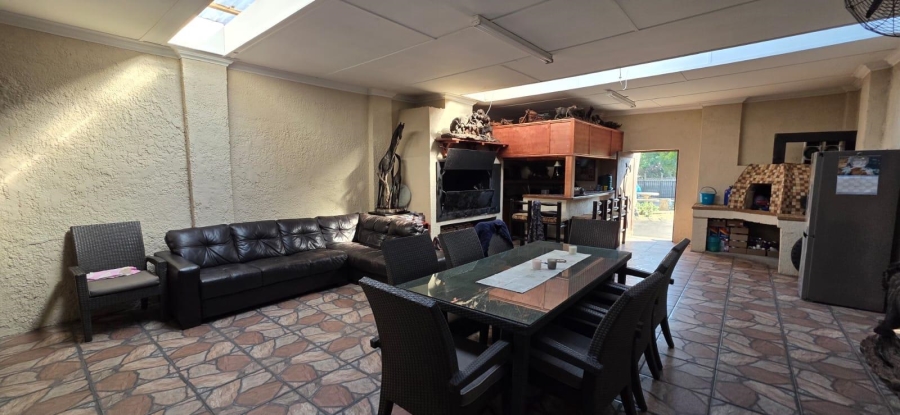 9 Bedroom Property for Sale in Amanzimtoti KwaZulu-Natal