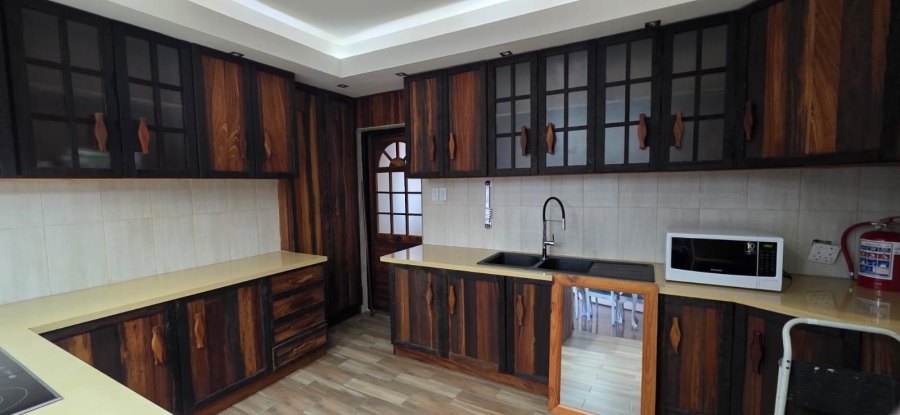 9 Bedroom Property for Sale in Amanzimtoti KwaZulu-Natal