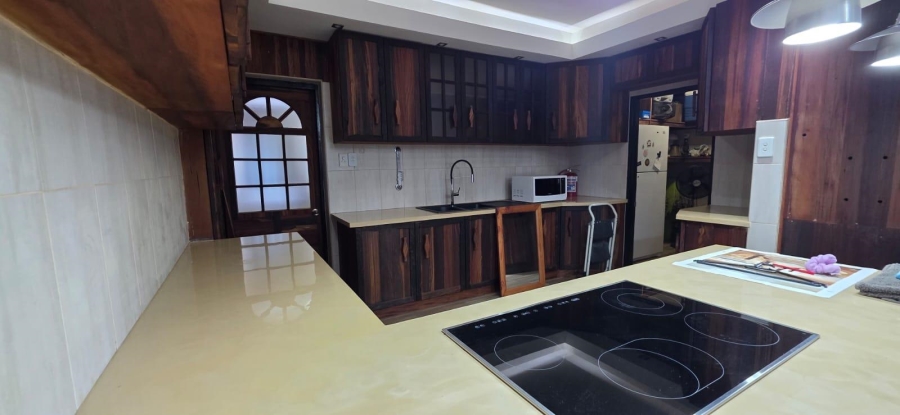 9 Bedroom Property for Sale in Amanzimtoti KwaZulu-Natal