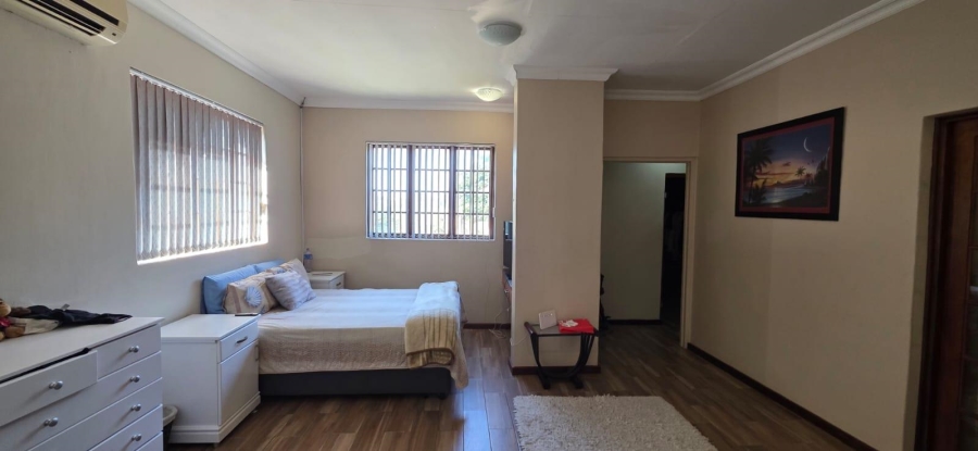 9 Bedroom Property for Sale in Amanzimtoti KwaZulu-Natal
