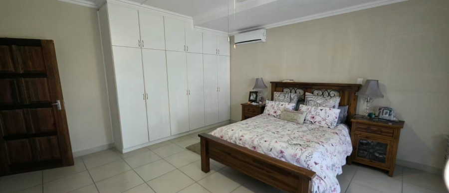 9 Bedroom Property for Sale in Amanzimtoti KwaZulu-Natal