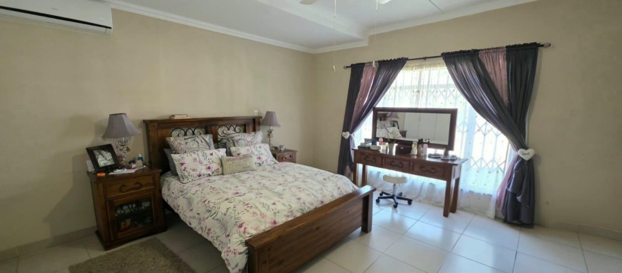 9 Bedroom Property for Sale in Amanzimtoti KwaZulu-Natal