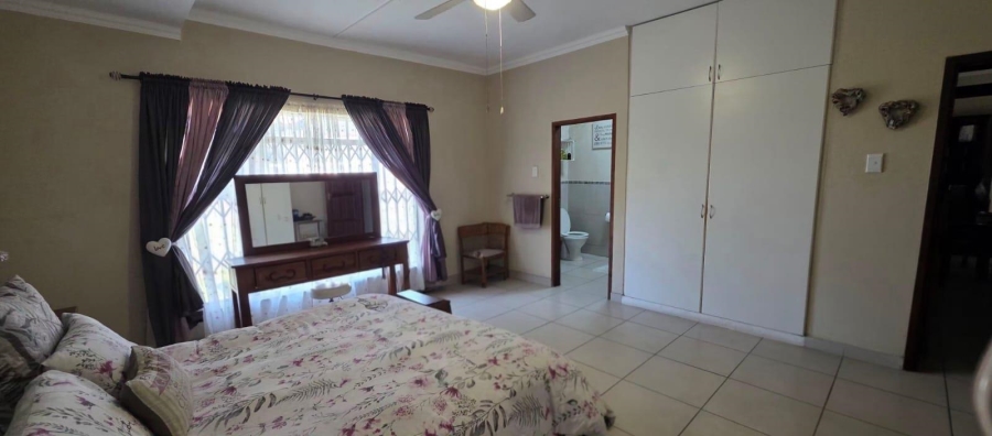 9 Bedroom Property for Sale in Amanzimtoti KwaZulu-Natal