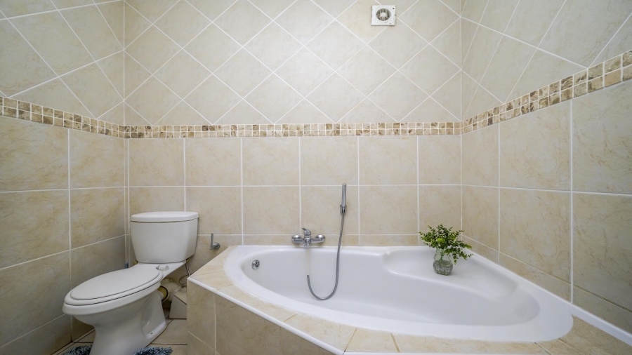 3 Bedroom Property for Sale in Winklespruit KwaZulu-Natal