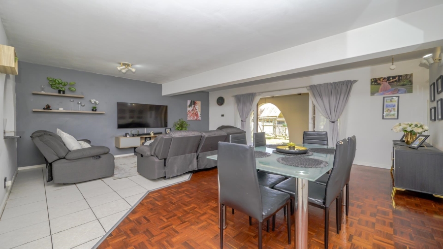 3 Bedroom Property for Sale in Amanzimtoti KwaZulu-Natal