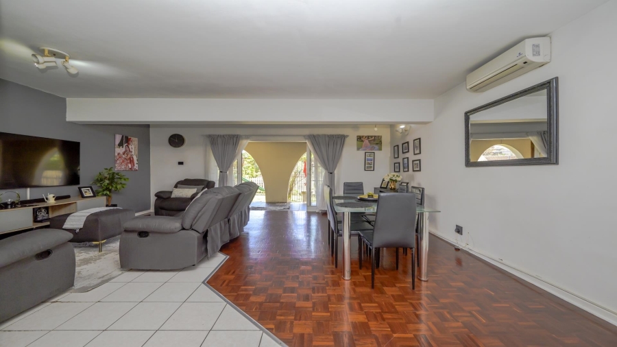 3 Bedroom Property for Sale in Amanzimtoti KwaZulu-Natal