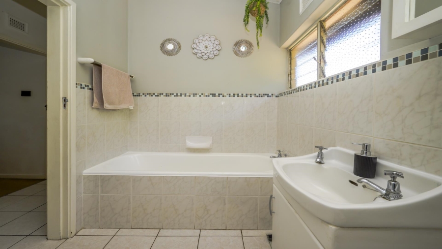 3 Bedroom Property for Sale in Amanzimtoti KwaZulu-Natal