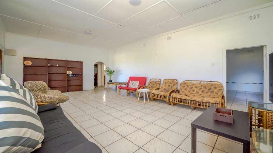 4 Bedroom Property for Sale in Amanzimtoti KwaZulu-Natal