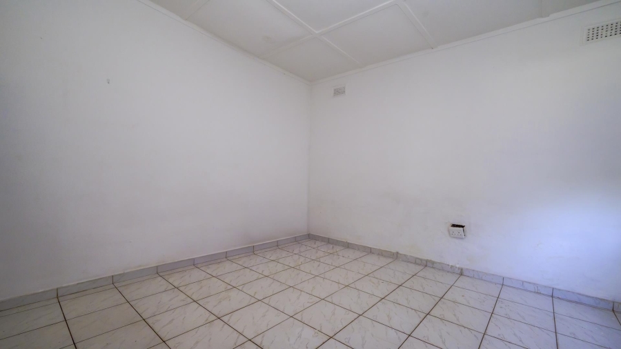 4 Bedroom Property for Sale in Amanzimtoti KwaZulu-Natal