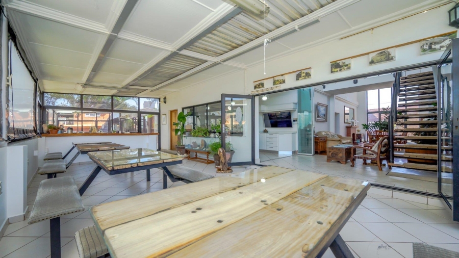 9 Bedroom Property for Sale in Amanzimtoti KwaZulu-Natal
