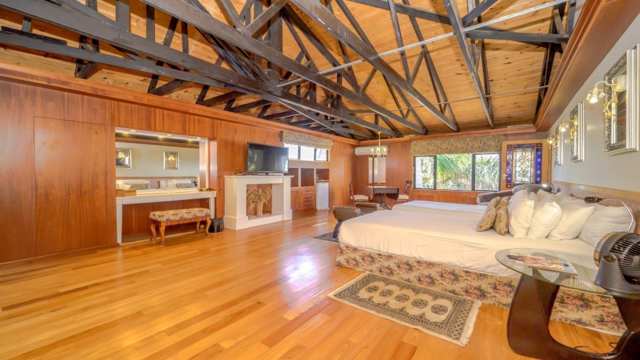 9 Bedroom Property for Sale in Amanzimtoti KwaZulu-Natal