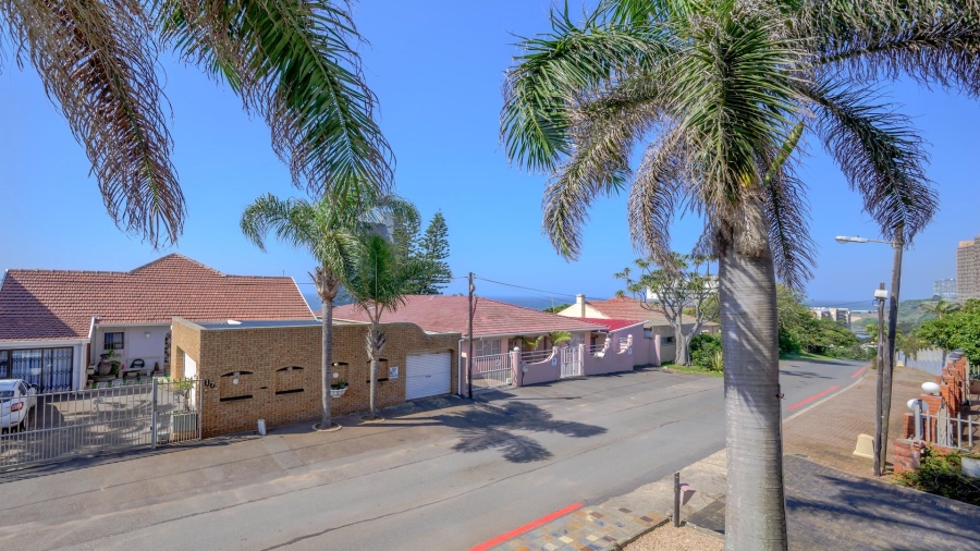 9 Bedroom Property for Sale in Amanzimtoti KwaZulu-Natal