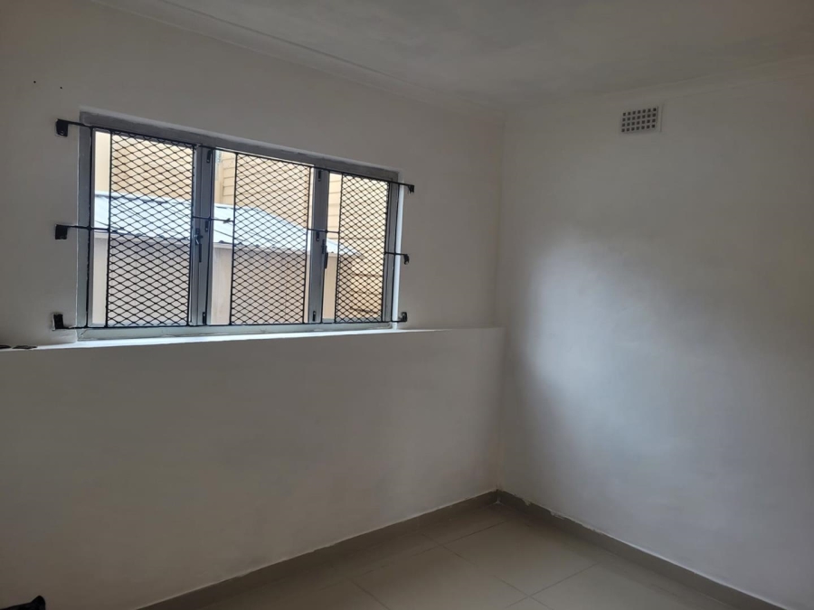 1 Bedroom Property for Sale in Havenside KwaZulu-Natal