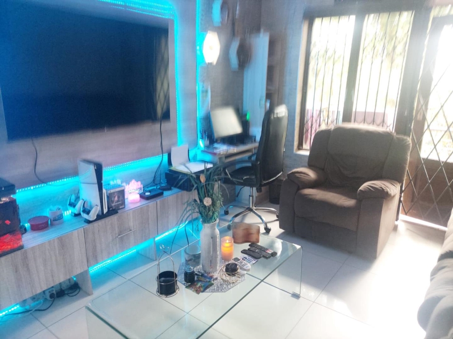 3 Bedroom Property for Sale in Montclair KwaZulu-Natal