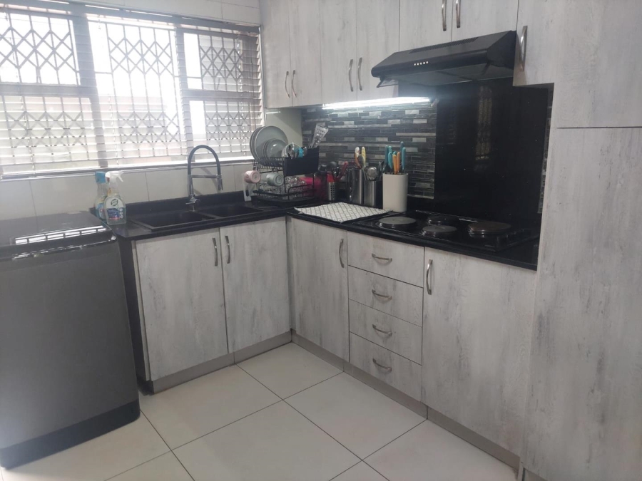 3 Bedroom Property for Sale in Montclair KwaZulu-Natal