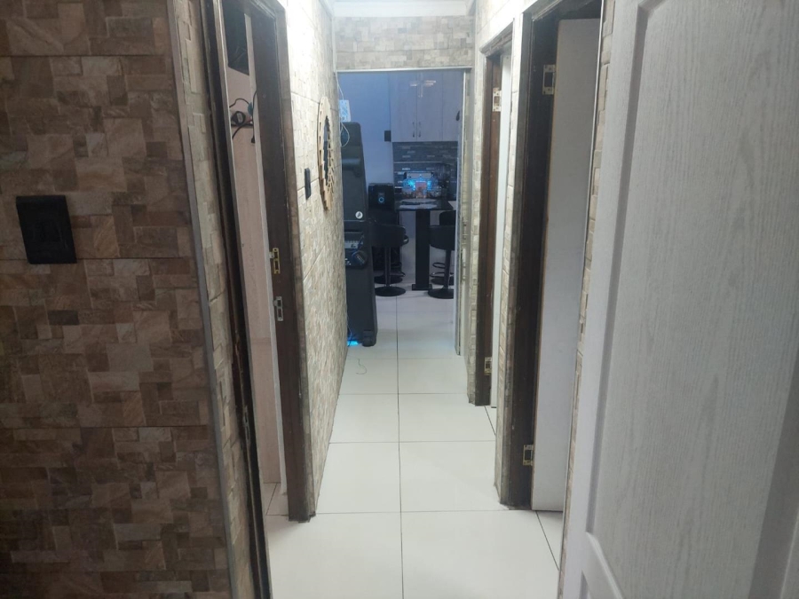 3 Bedroom Property for Sale in Montclair KwaZulu-Natal