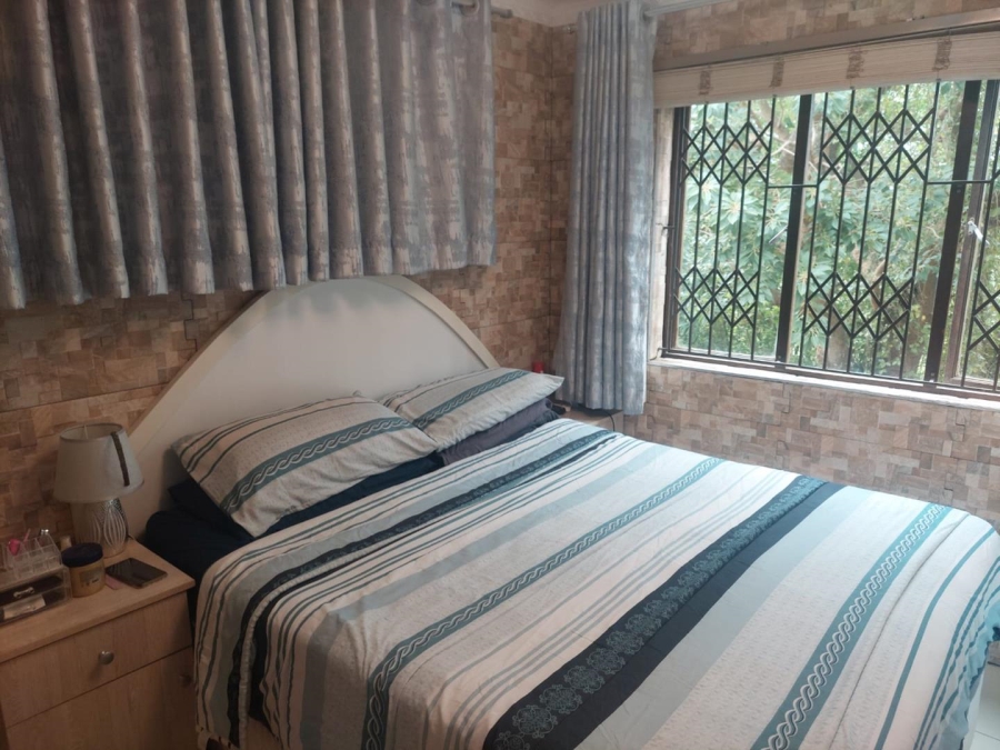 3 Bedroom Property for Sale in Montclair KwaZulu-Natal