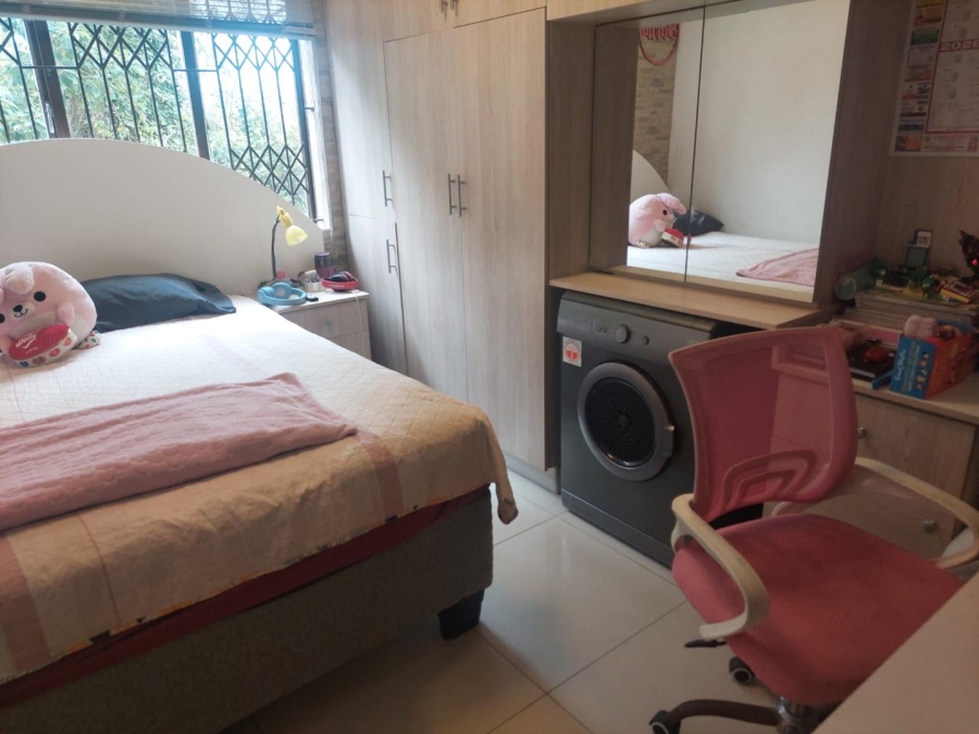 3 Bedroom Property for Sale in Montclair KwaZulu-Natal