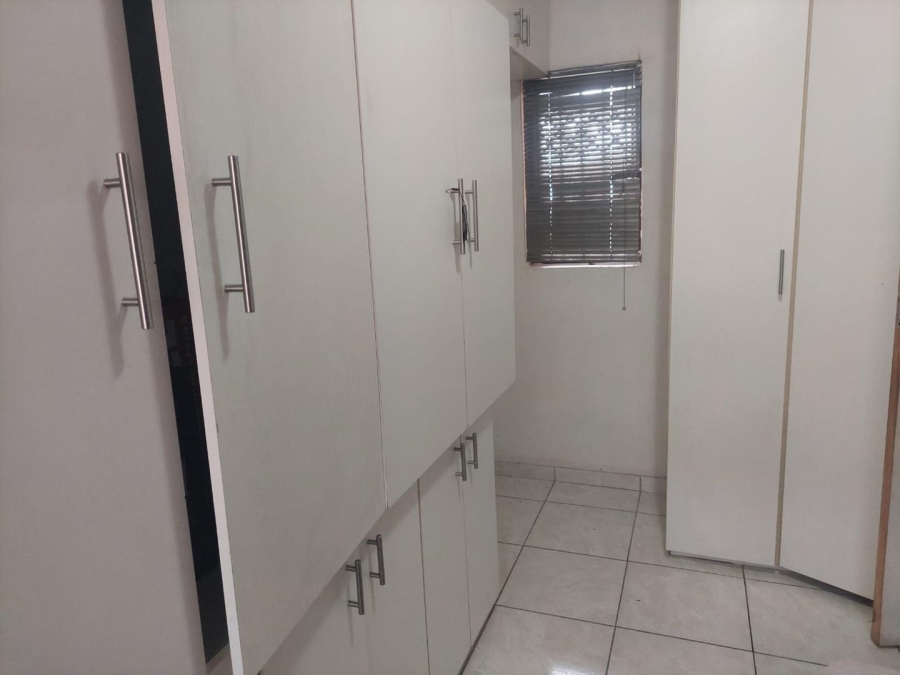 2 Bedroom Property for Sale in Montclair KwaZulu-Natal