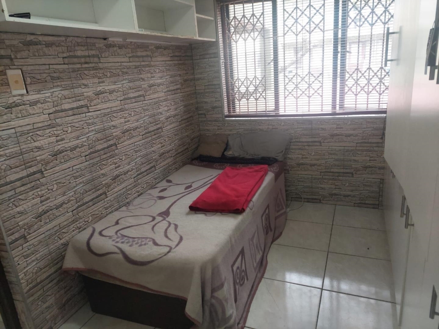 2 Bedroom Property for Sale in Montclair KwaZulu-Natal