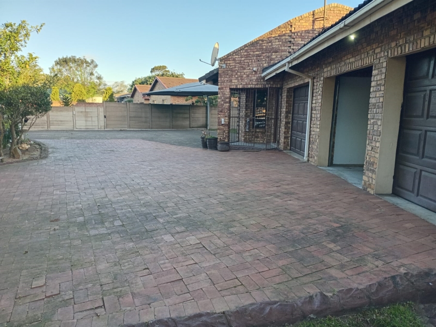 To Let 3 Bedroom Property for Rent in Birdswood KwaZulu-Natal