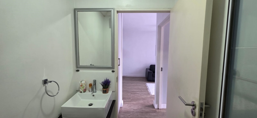 1 Bedroom Property for Sale in Umbogintwini KwaZulu-Natal