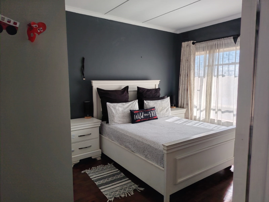 3 Bedroom Property for Sale in Montclair KwaZulu-Natal