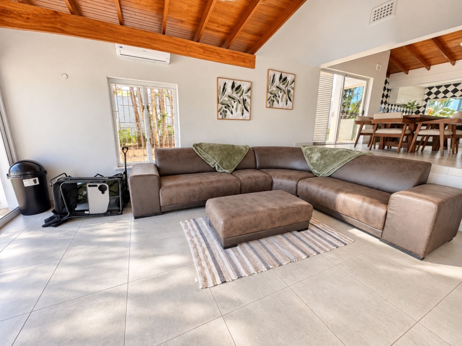 To Let 4 Bedroom Property for Rent in Umhlanga KwaZulu-Natal