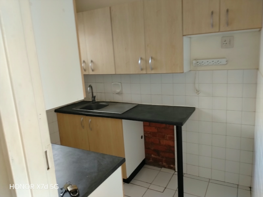 1 Bedroom Property for Sale in Essenwood KwaZulu-Natal