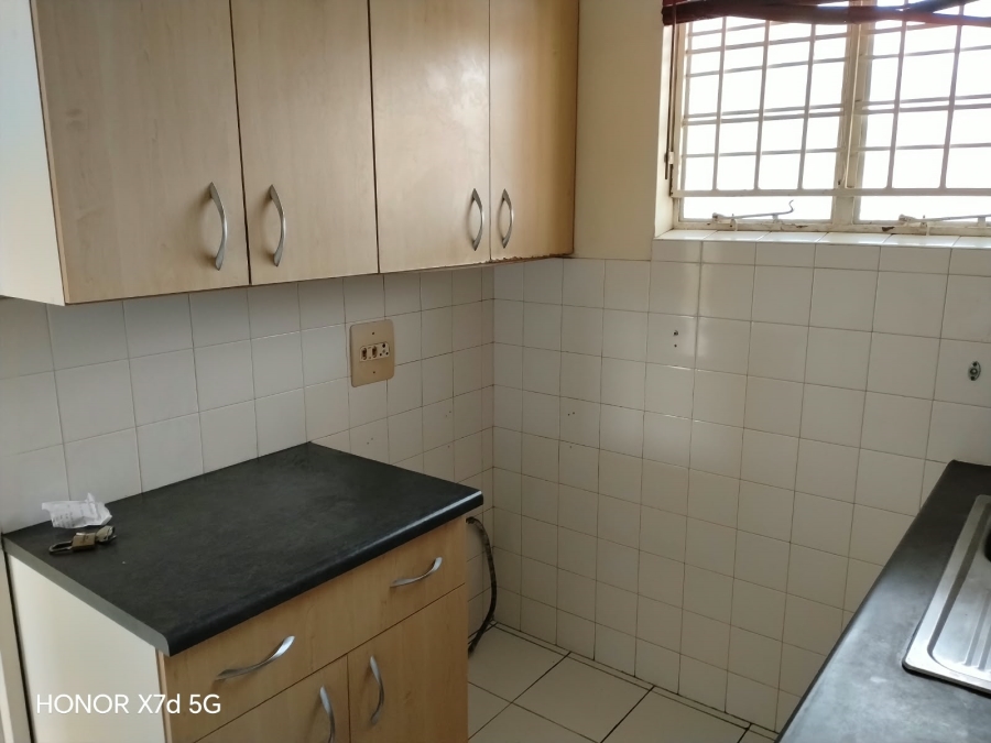 1 Bedroom Property for Sale in Essenwood KwaZulu-Natal