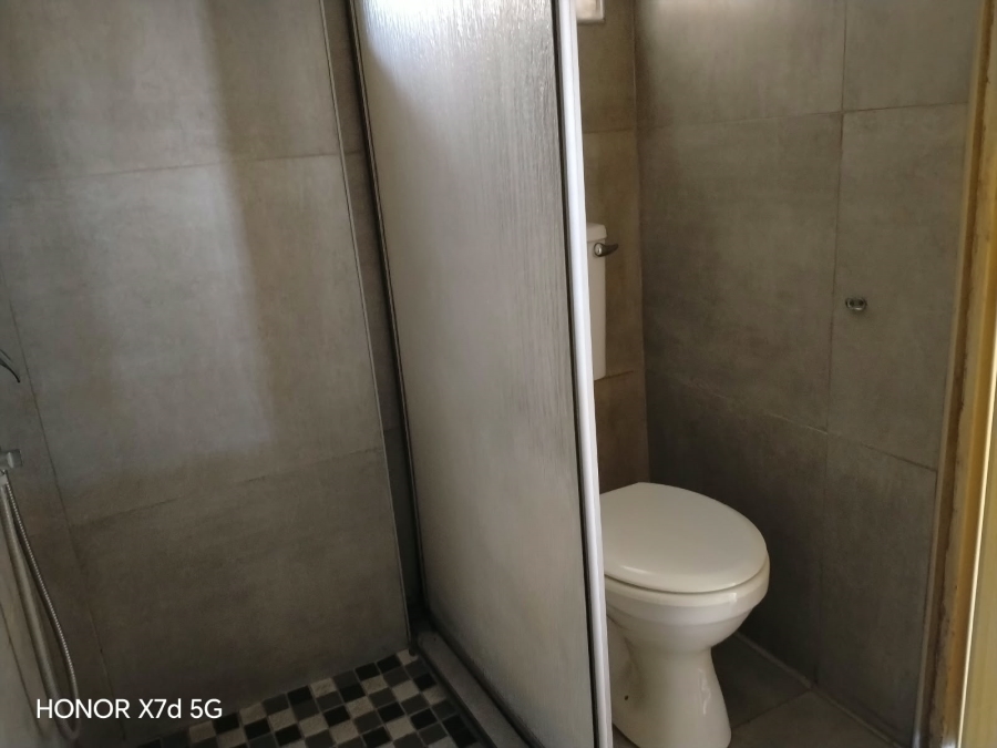 1 Bedroom Property for Sale in Essenwood KwaZulu-Natal