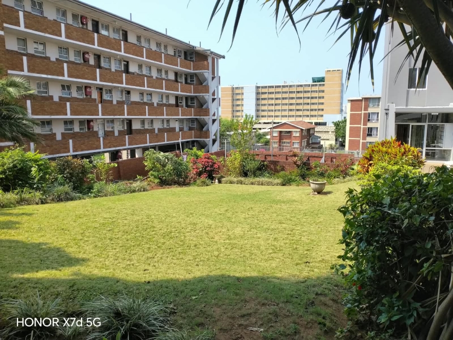 1 Bedroom Property for Sale in Essenwood KwaZulu-Natal
