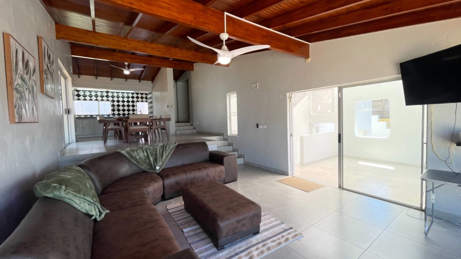 To Let 4 Bedroom Property for Rent in Umhlanga KwaZulu-Natal