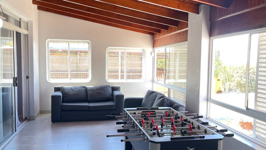 To Let 4 Bedroom Property for Rent in Umhlanga KwaZulu-Natal