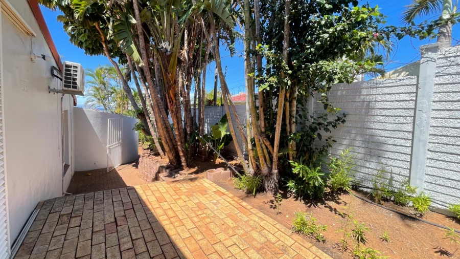 To Let 4 Bedroom Property for Rent in Umhlanga KwaZulu-Natal