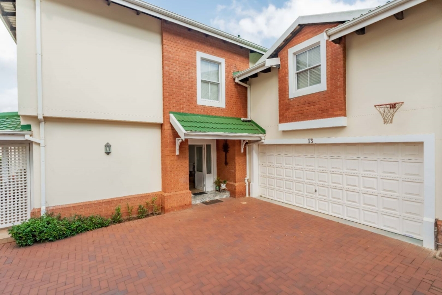 To Let 4 Bedroom Property for Rent in Mount Edgecombe Country Estate KwaZulu-Natal