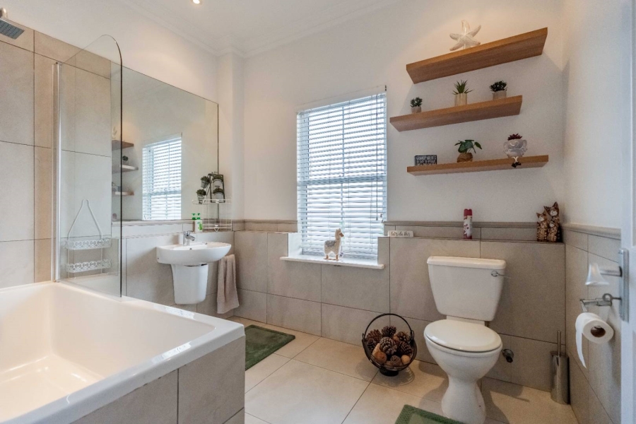 To Let 4 Bedroom Property for Rent in Mount Edgecombe Country Estate KwaZulu-Natal